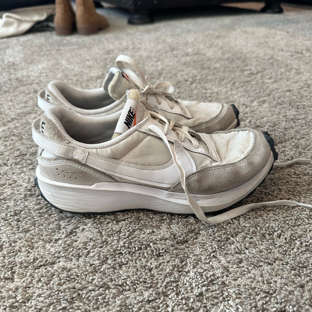 Nike Women's White and Gray Sneakers